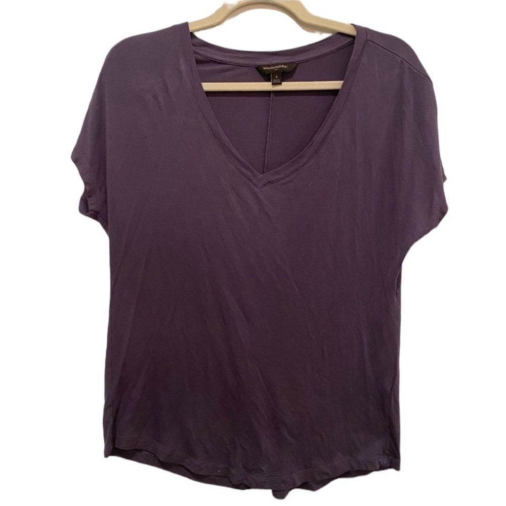 Banana Republic Tee​​​